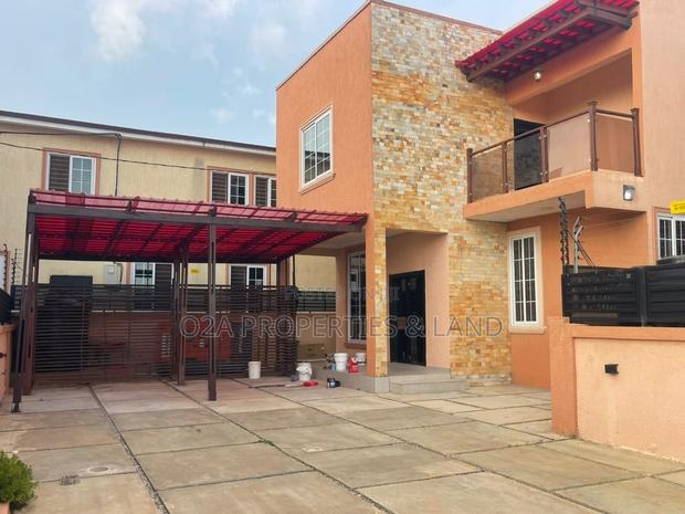 3bdrm House in East Airport for rent photo 3