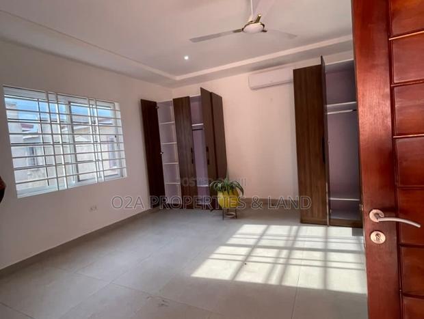 3bdrm House in East Airport for rent photo 7