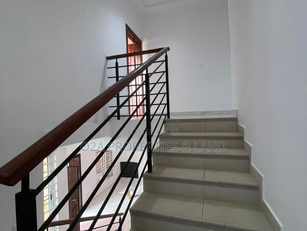 3bdrm House in East Airport for rent photo 8