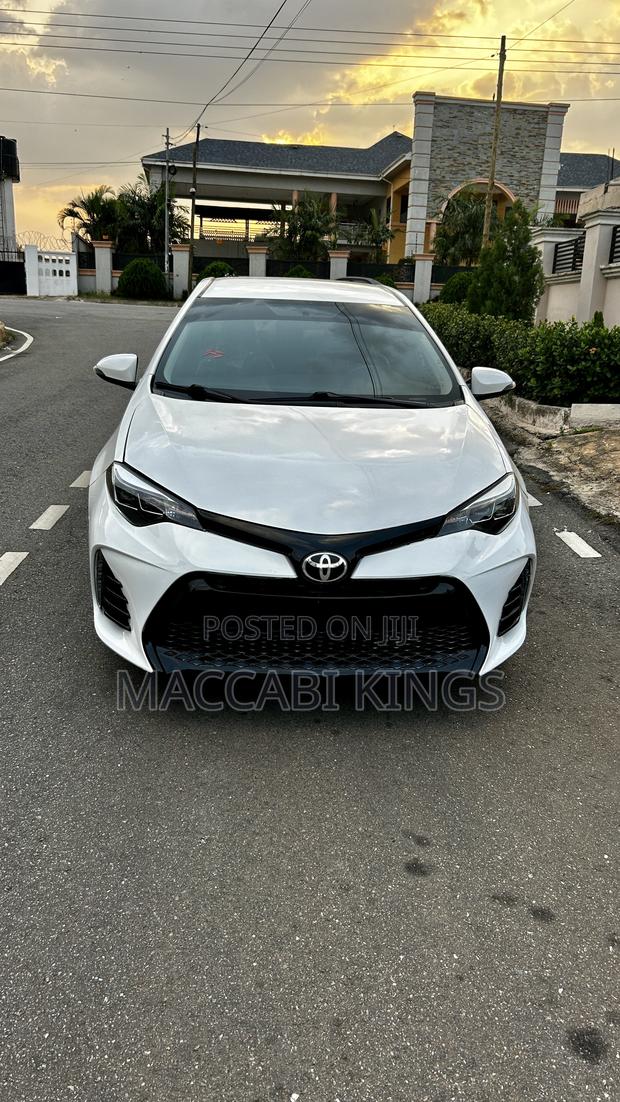 Toyota Corolla LE 4dr Sedan (1.8L 4cyl CVT) 2016 White photo 2