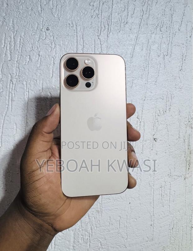 Apple iPhone 16 Pro 128 GB Gold photo 2