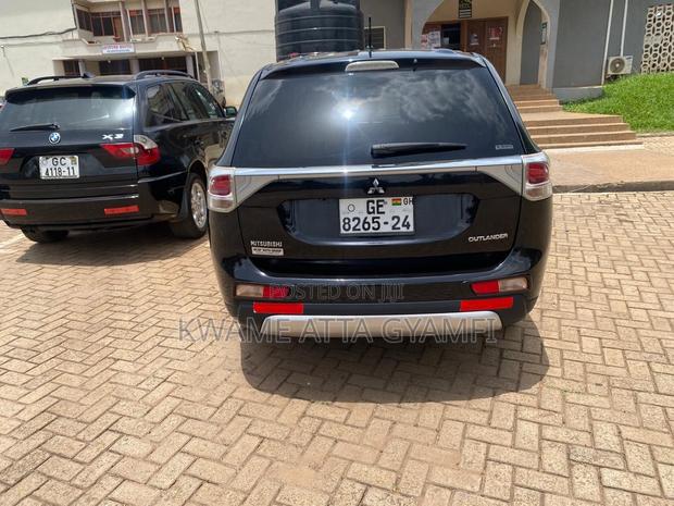 Mitsubishi Outlander ES 4dr SUV (2.4L 4cyl CVT) 2015 Black