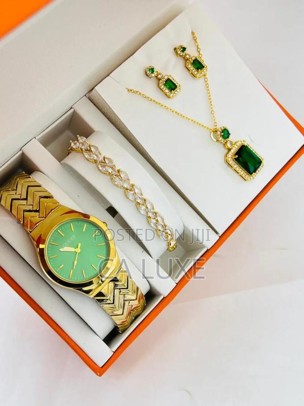 Quality Gold Toned Watch and Accessories Set