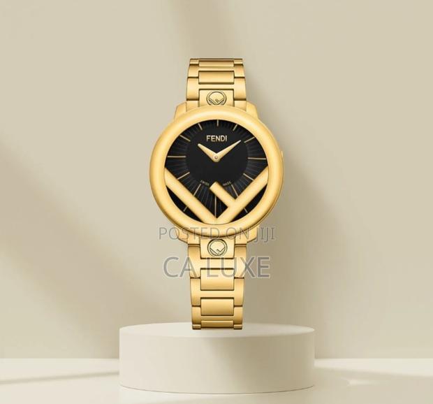 Fendi Quality Analog Watch + Jewelry Set photo 2