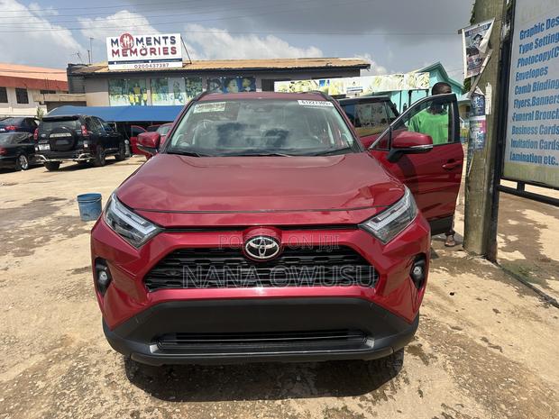 Toyota RAV4 XLE Premium AWD 2023 Red