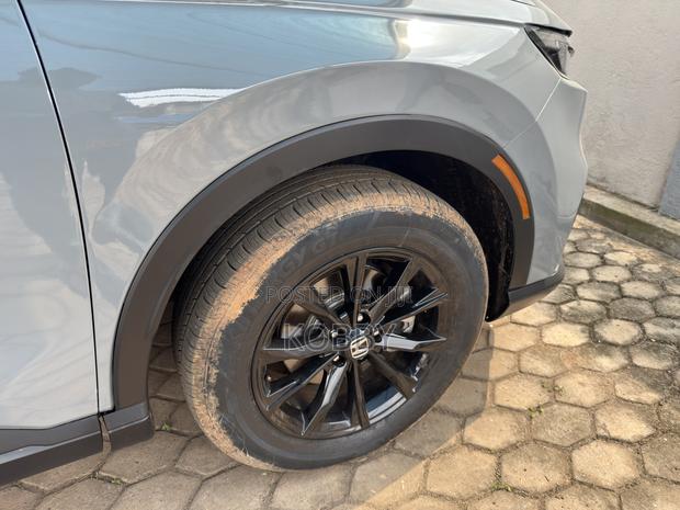 Honda CR-V 2024 Gray photo 12