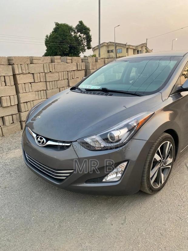Hyundai Elantra Limited Sedan FWD (1.8L 4cyl 6A) 2016 Gray photo 5