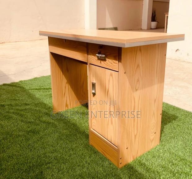 Modern Wooden Office/Computer Desk With Lockable Storage