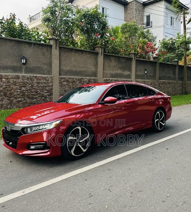 Honda Accord 2019 Red photo 4