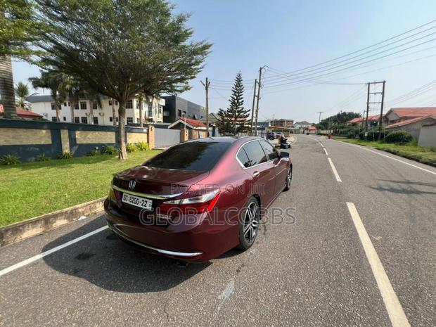 Honda Accord Sport SE 4dr Sedan FWD (2.4L 4cyl 2A) 2017 Red photo 8