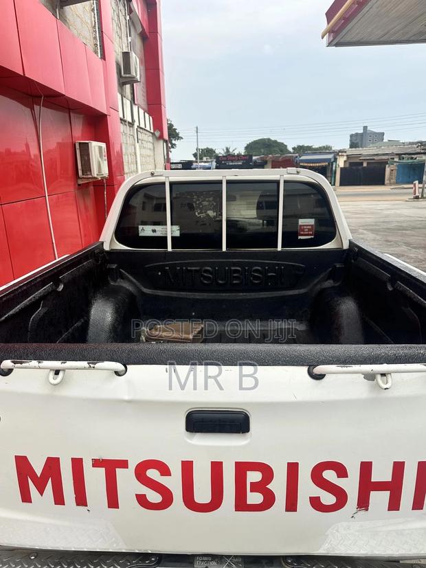 Mitsubishi L200 Double Cab 2.4 154hp 4WD 2016 White photo 5