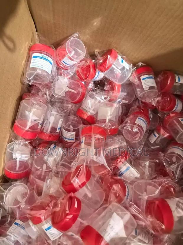 60ml Sterile Stool Container · Photo 2