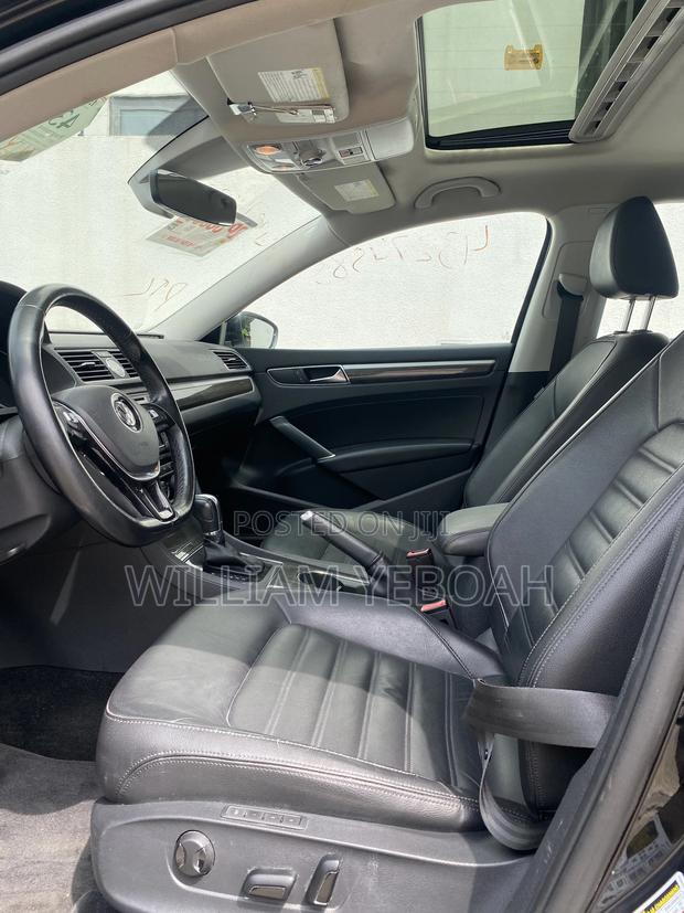 Volkswagen Passat 1.8T SEL Premium 4dr Sedan (1.8L 4cyl) 2017 Black