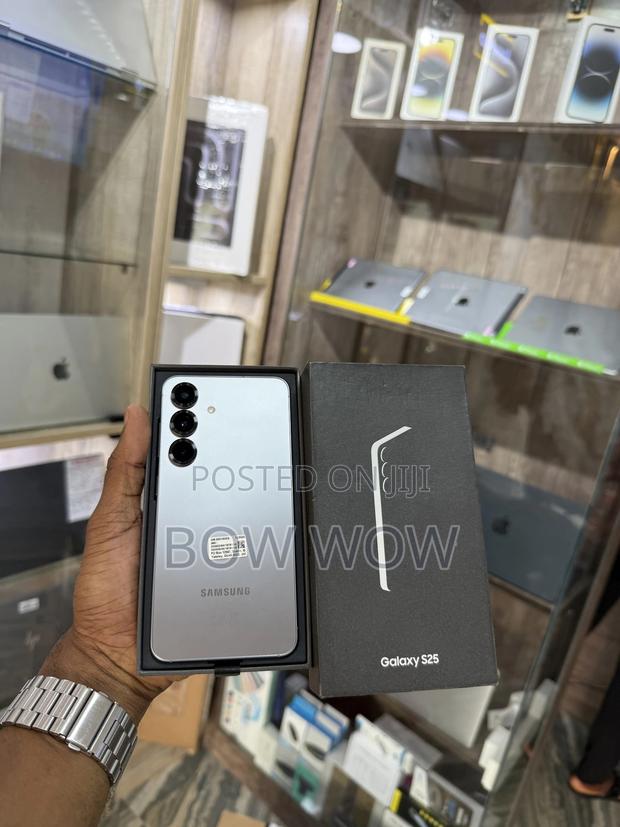 New Samsung Galaxy S25 128 GB Silver photo 4