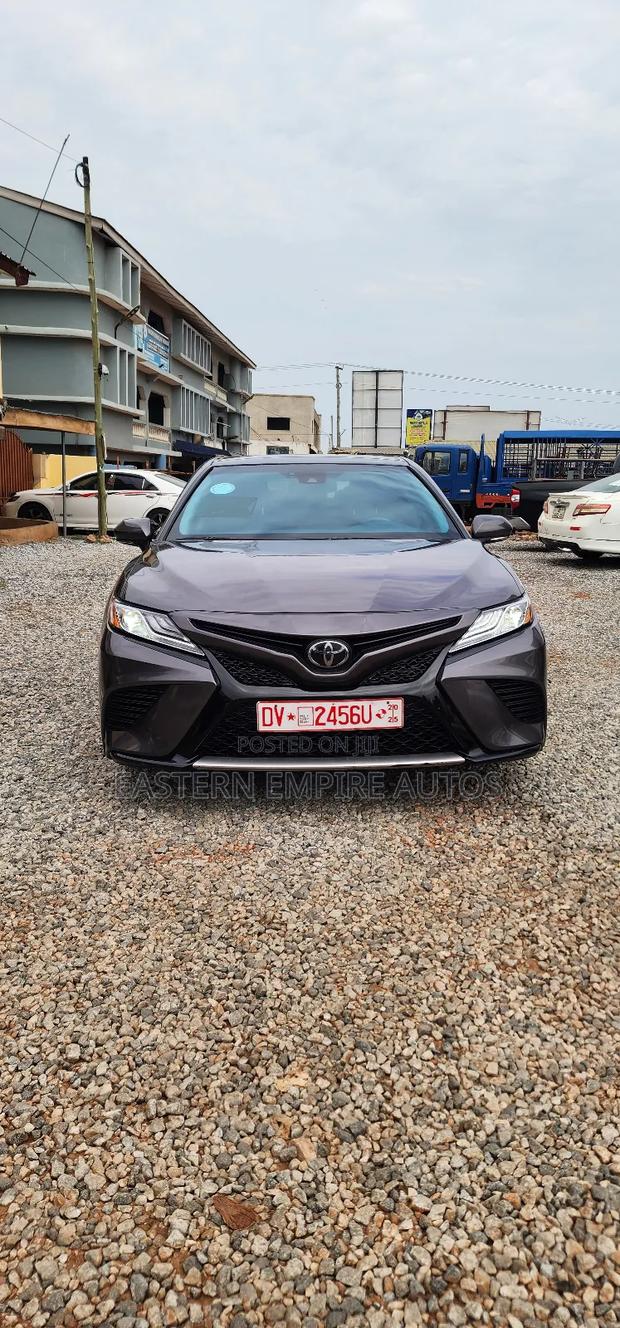 Toyota Camry XSE FWD 2020 Brown photo 2