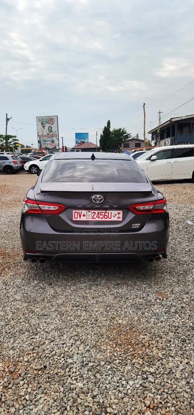 Toyota Camry XSE FWD 2020 Brown photo 3