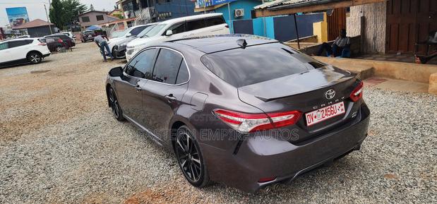 Toyota Camry XSE FWD 2020 Brown photo 5