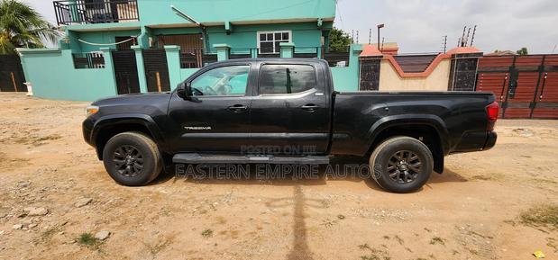 Toyota Tacoma Limited Double Cab 6' Bed V6 AT 2023 Black photo 6