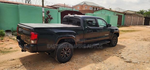 Toyota Tacoma Limited Double Cab 6' Bed V6 AT 2023 Black photo 7