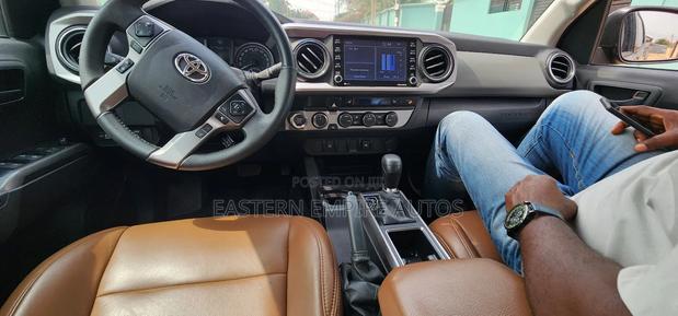 Toyota Tacoma Limited Double Cab 6' Bed V6 AT 2023 Black photo 9