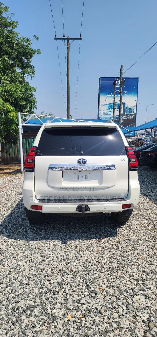 Toyota Land Cruiser Prado 2.7 2018 White photo 5