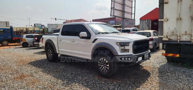 Ford F-150 Raptor 2021 White photo 2