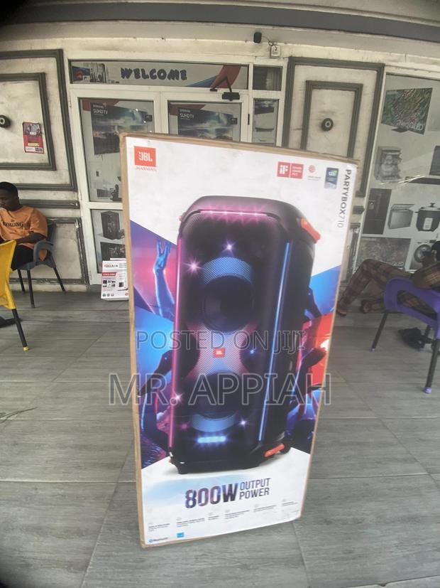 Glamorous Party Vibes: Unleash the Power of the JBL Partybox 710
