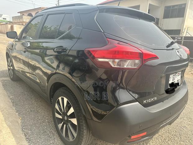 Nissan Kicks S 2020 Black photo 3