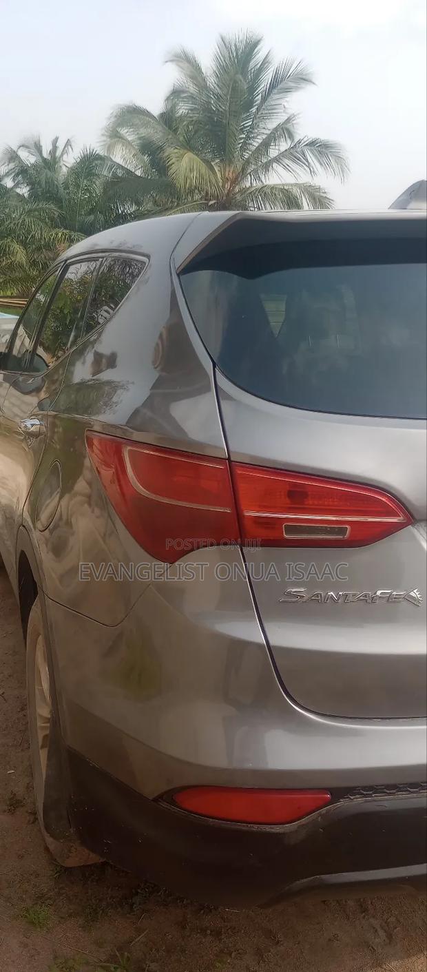 Hyundai Santa Fe 2014 Gray photo 11