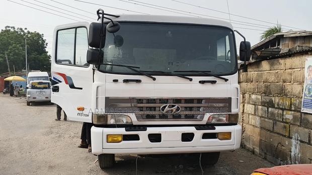 Hyundai Truck photo 3