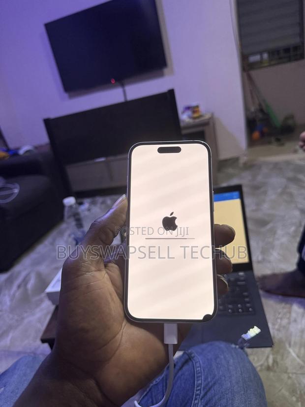 Apple iPhone 15 128 GB White photo 2