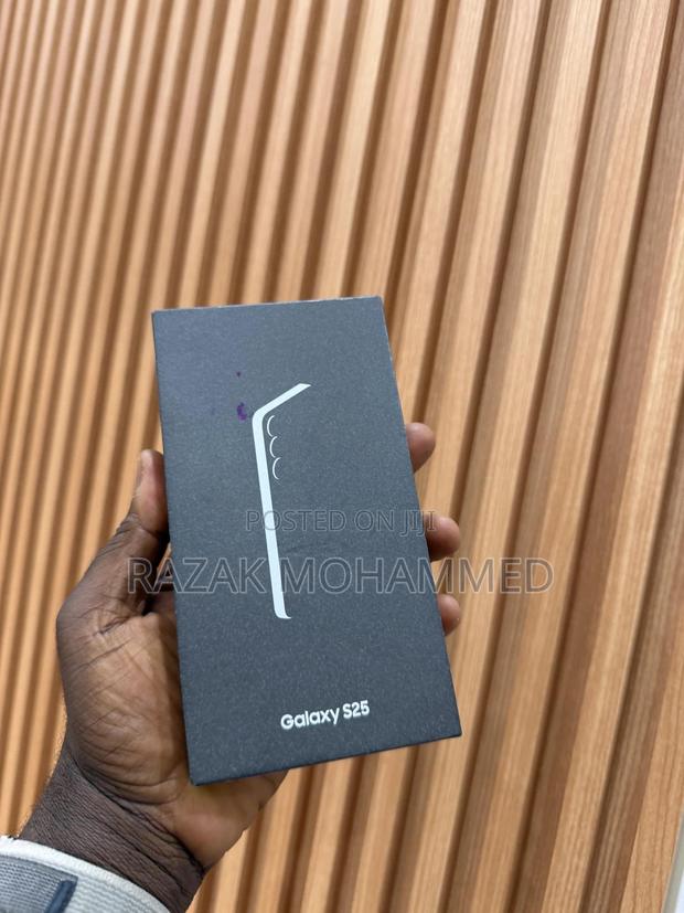 New Samsung Galaxy S25 256 GB Black