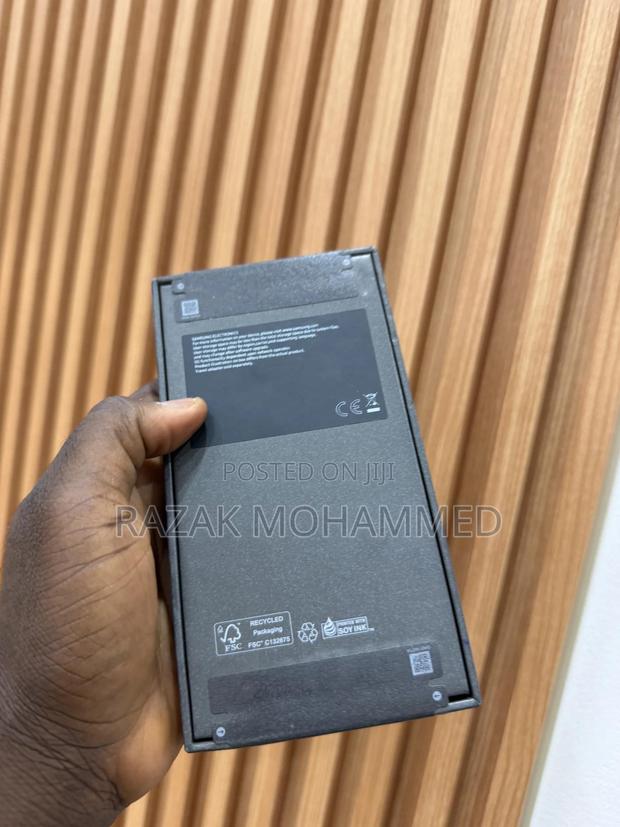 New Samsung Galaxy S25 256 GB Black photo 4
