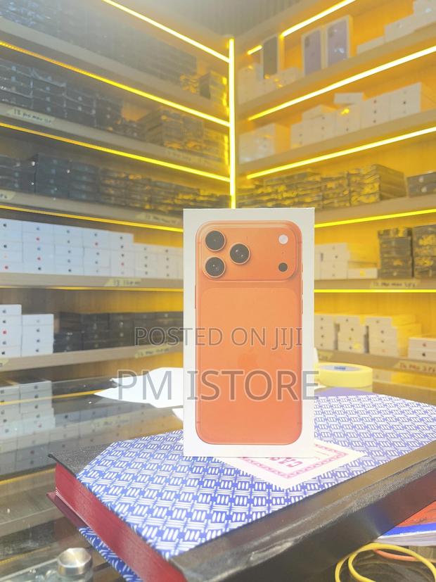 New Apple iPhone 17 Pro Max 256 GB Orange photo 3