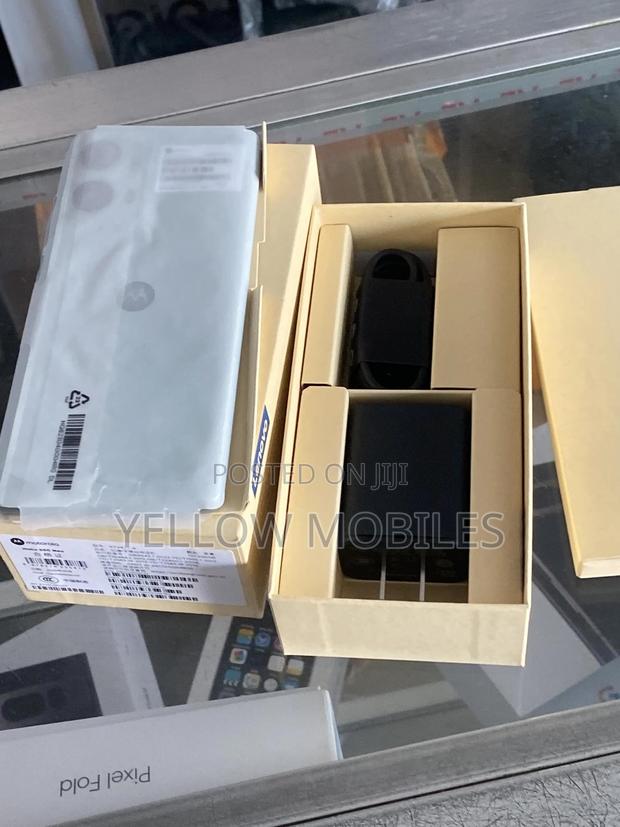 New Motorola Edge 50 Neo 256 GB Blue photo 3