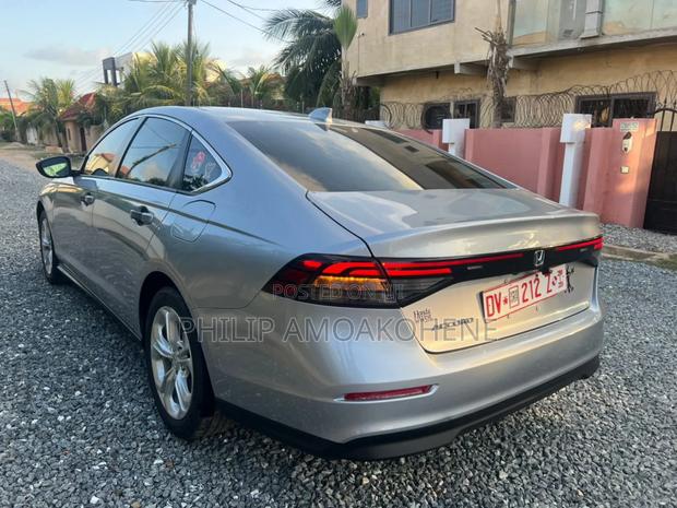 Honda Accord LX CVT 2023 Silver photo 4
