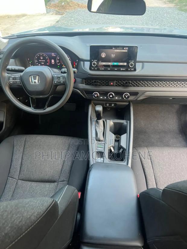 Honda Accord LX CVT 2023 Silver photo 5