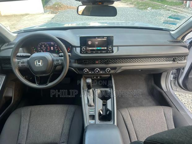 Honda Accord LX CVT 2023 Silver photo 7