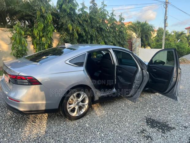 Honda Accord LX CVT 2023 Silver photo 9