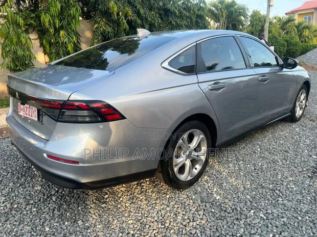 Honda Accord LX CVT 2023 Silver photo 10
