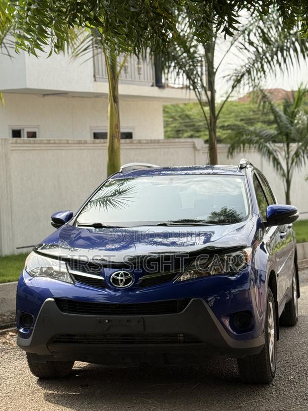 Toyota RAV4 LE AWD (2.5L 4cyl 6A) 2016 Blue