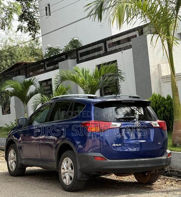 Toyota RAV4 LE AWD (2.5L 4cyl 6A) 2016 Blue