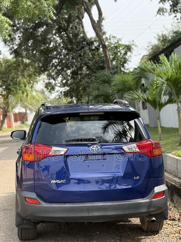 Toyota RAV4 LE AWD (2.5L 4cyl 6A) 2016 Blue