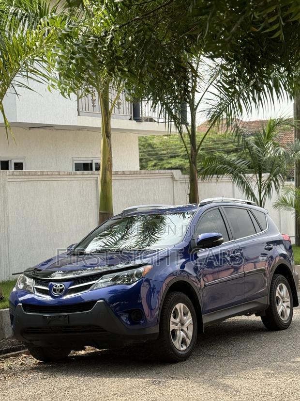 Toyota RAV4 LE AWD (2.5L 4cyl 6A) 2016 Blue
