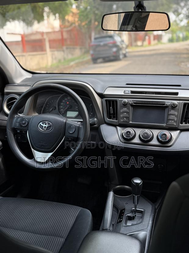 Toyota RAV4 LE AWD (2.5L 4cyl 6A) 2016 Blue