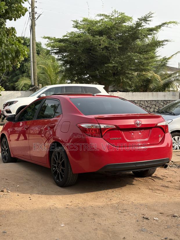 Toyota Corolla S w/Special Edition Pkg (1.8L 4cyl CVT) 2016 Red