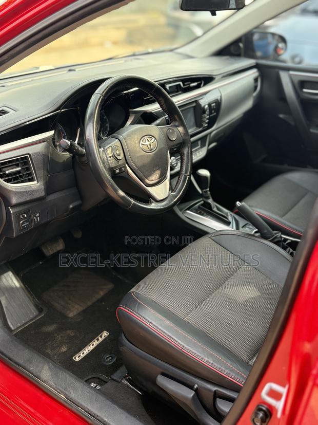 Toyota Corolla S w/Special Edition Pkg (1.8L 4cyl CVT) 2016 Red