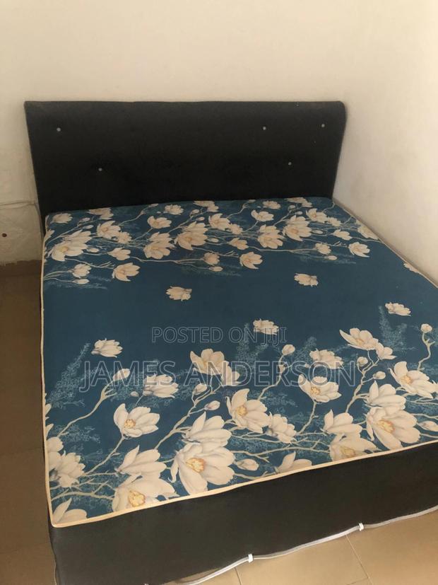 Queen Size Bed photo 2