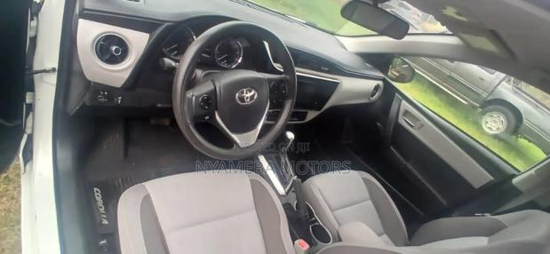 Toyota Corolla 2018 White