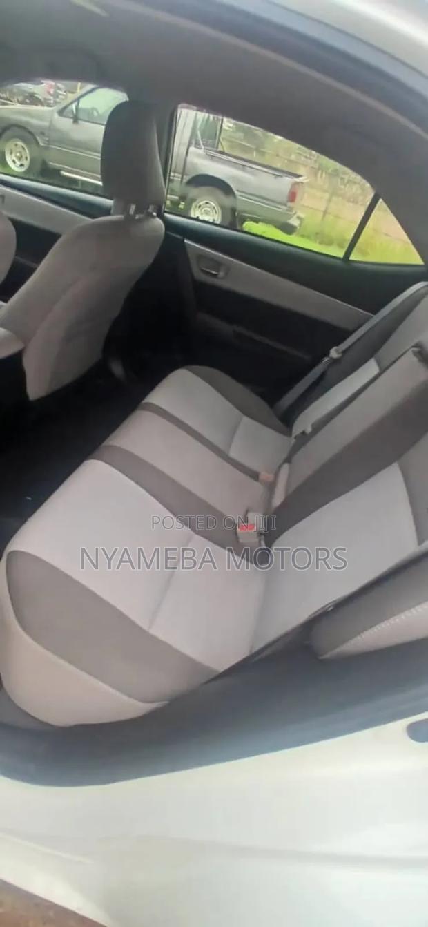 Toyota Corolla 2018 White